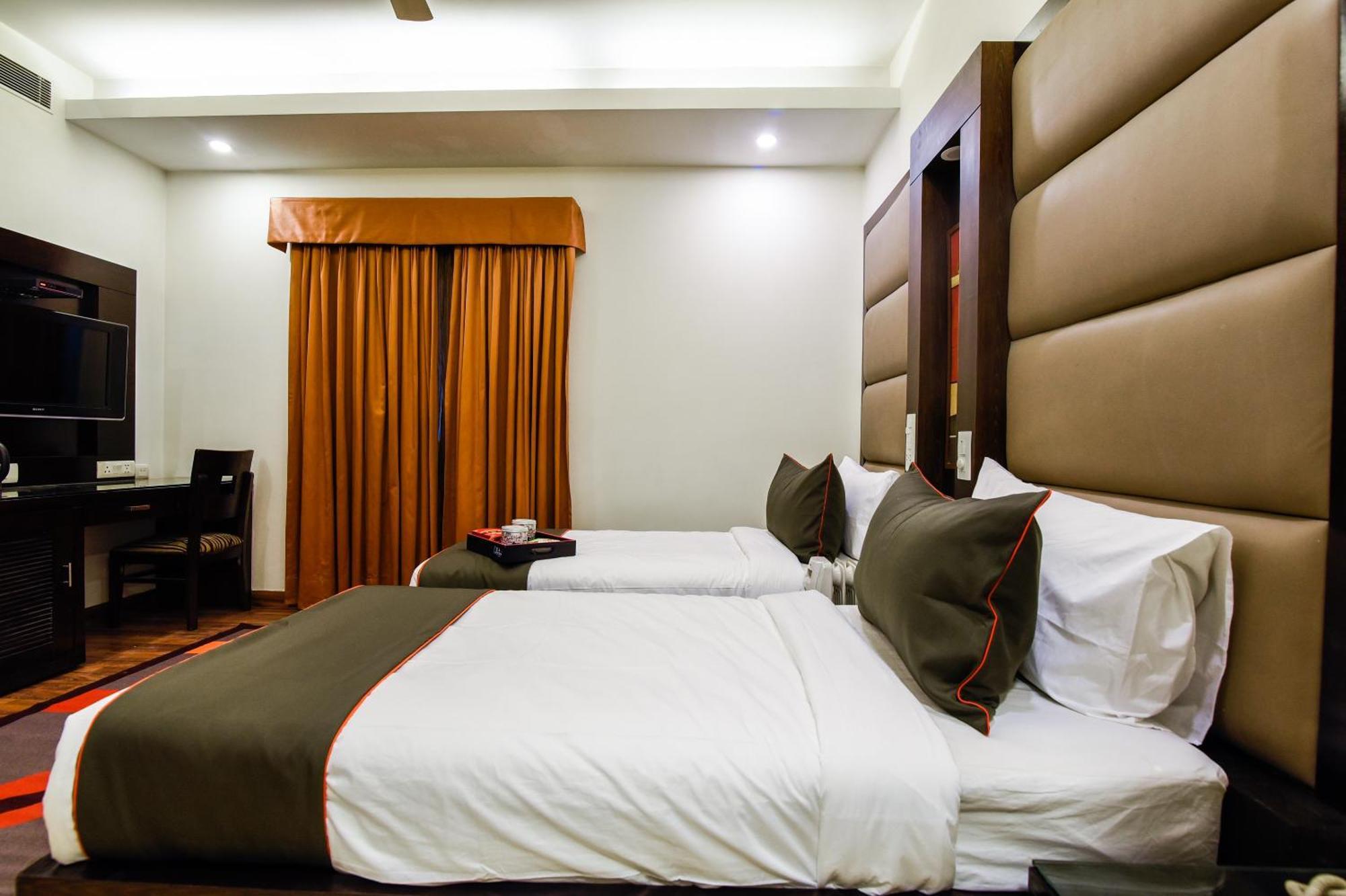 Hotel O Venkata Sai Sadan Mathrusree Nagar Kondapur  Екстер'єр фото